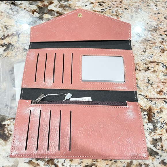 Brand new leather wallet - Rose color - Picture 2 of 2